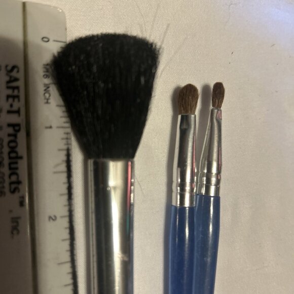 Cosmetic Makeup Brush Set of 3 Long Assorted Size Blue Handles W/gold New - Picture 5 of 9